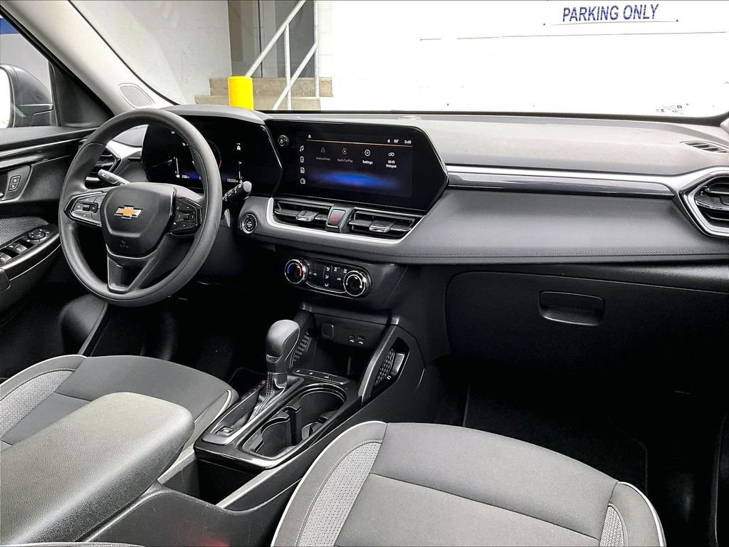 Used 2024 Chevrolet TrailBlazer LS FWD image 14
