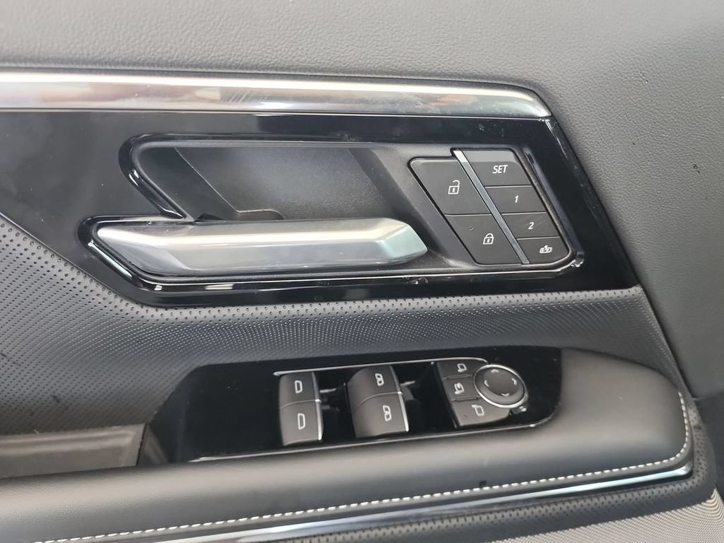 Certified 2025 GMC Sierra EV Denali AWD/4WD image 22