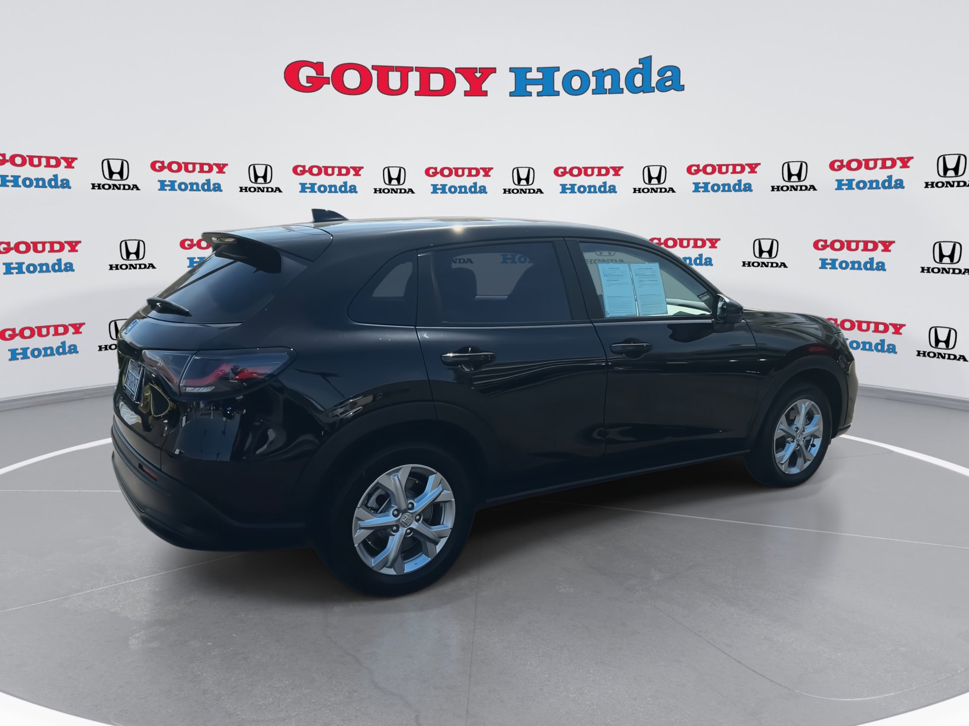 Certified 2023 Honda HR-V LX image 9