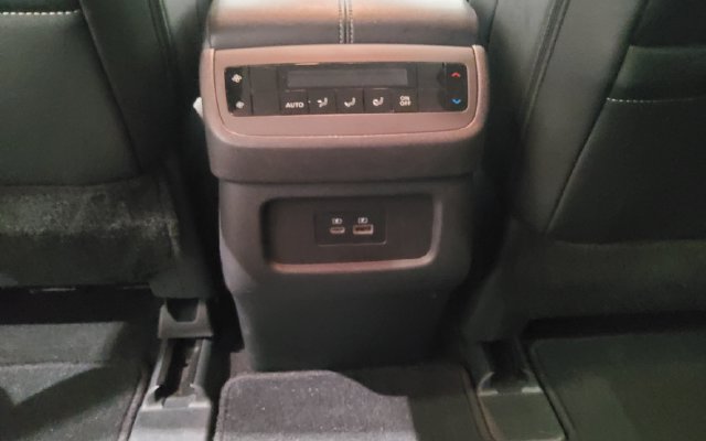 Used 2025 Nissan Pathfinder SL FWD image 25