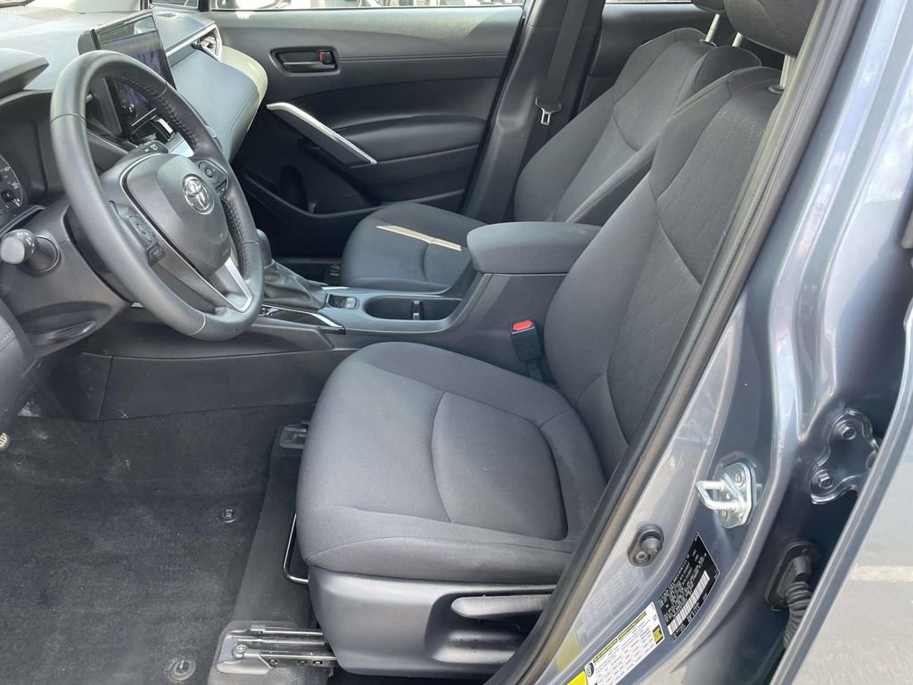 Used 2024 Toyota Corolla Cross LE image 28