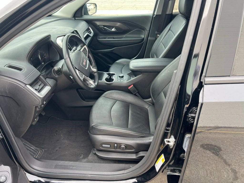 Used 2024 GMC Terrain SLT image 9
