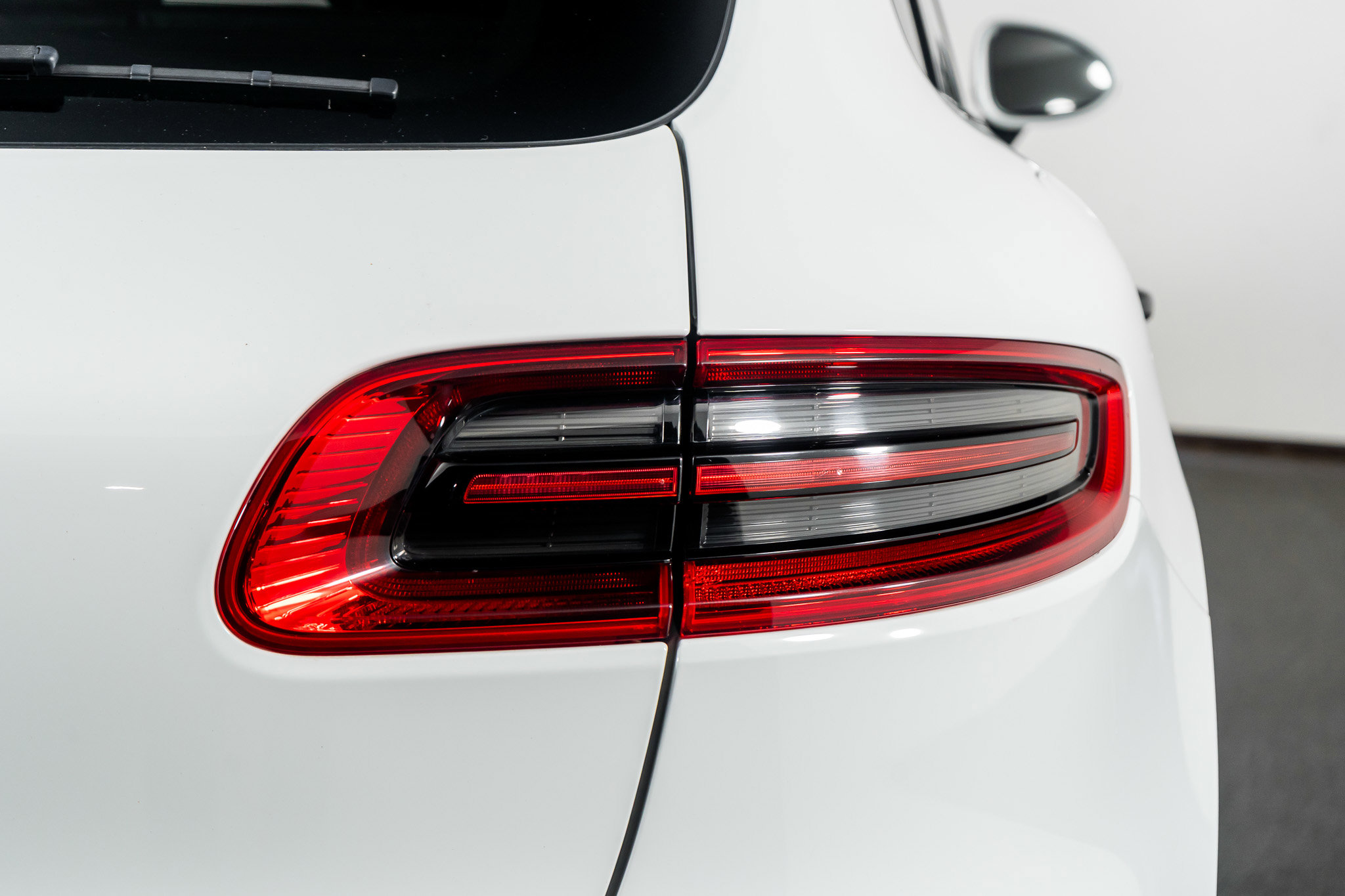 Used 2017 Porsche Macan S image 13