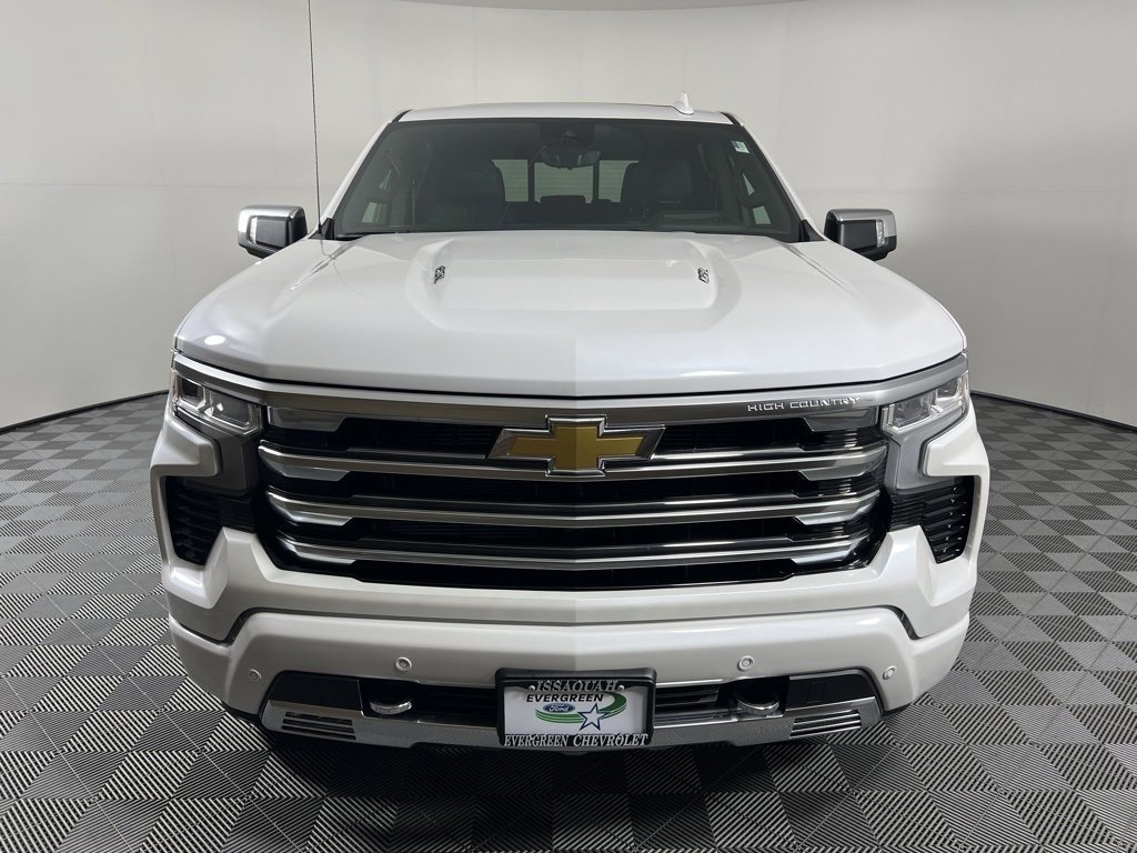 Used 2025 Chevrolet Silverado 1500 High Country w/ Technology Package image 2