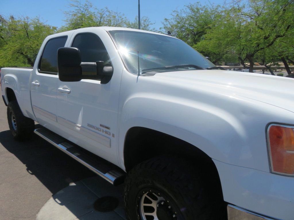 Used 2008 GMC Sierra 2500 SLT w/ EZ-Lift Tailgate Package RWD image 9