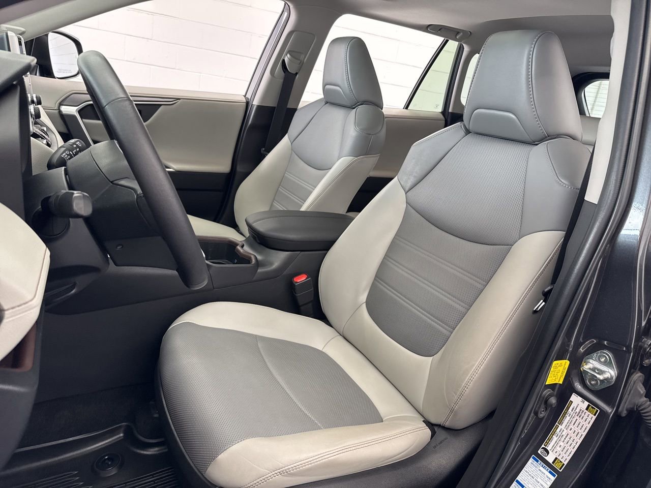 Used 2022 Toyota RAV4 Limited w/ Limited Grade Weather Package AWD/4WD image 16