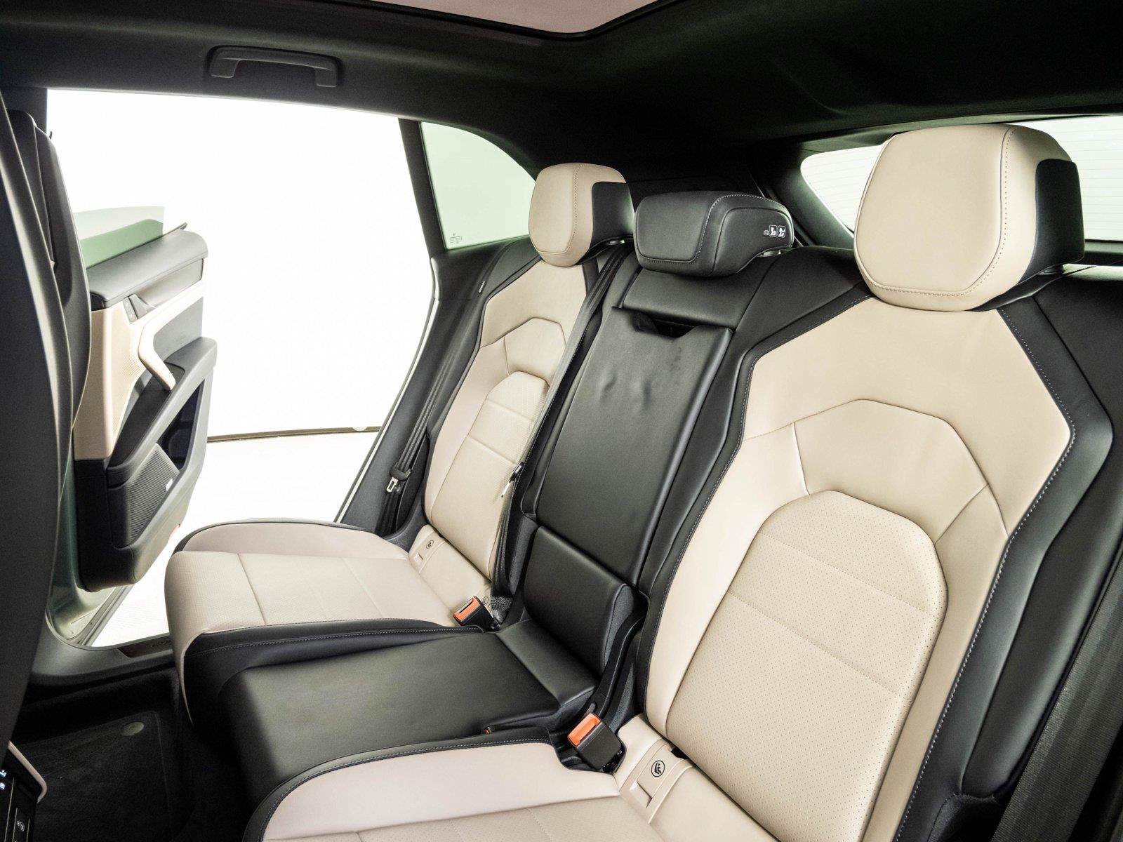 New 2026 Porsche Cayenne Turbo Electric AWD/4WD image 22