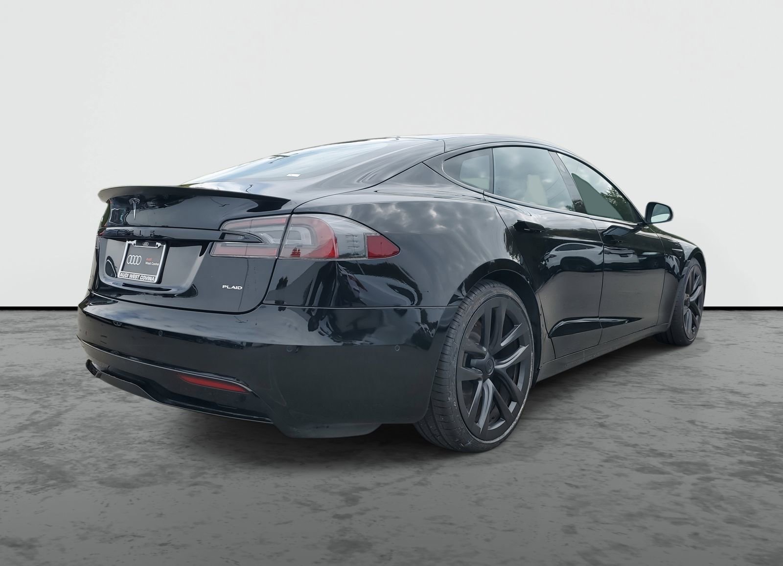Used 2021 Tesla Model S Plaid image 4