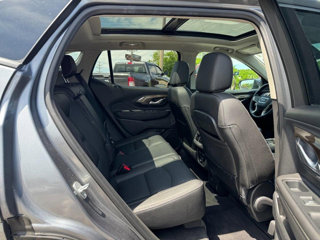 Used 2020 GMC Terrain Denali w/ Denali Premium Package AWD/4WD image 12