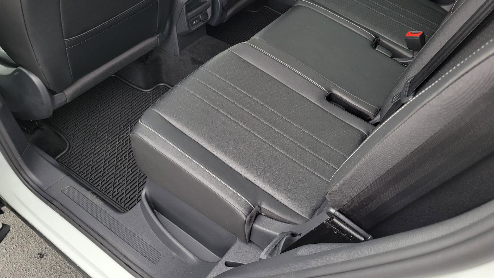 Certified 2023 Volkswagen Tiguan SE w/ Panoramic Sunroof Package image 33