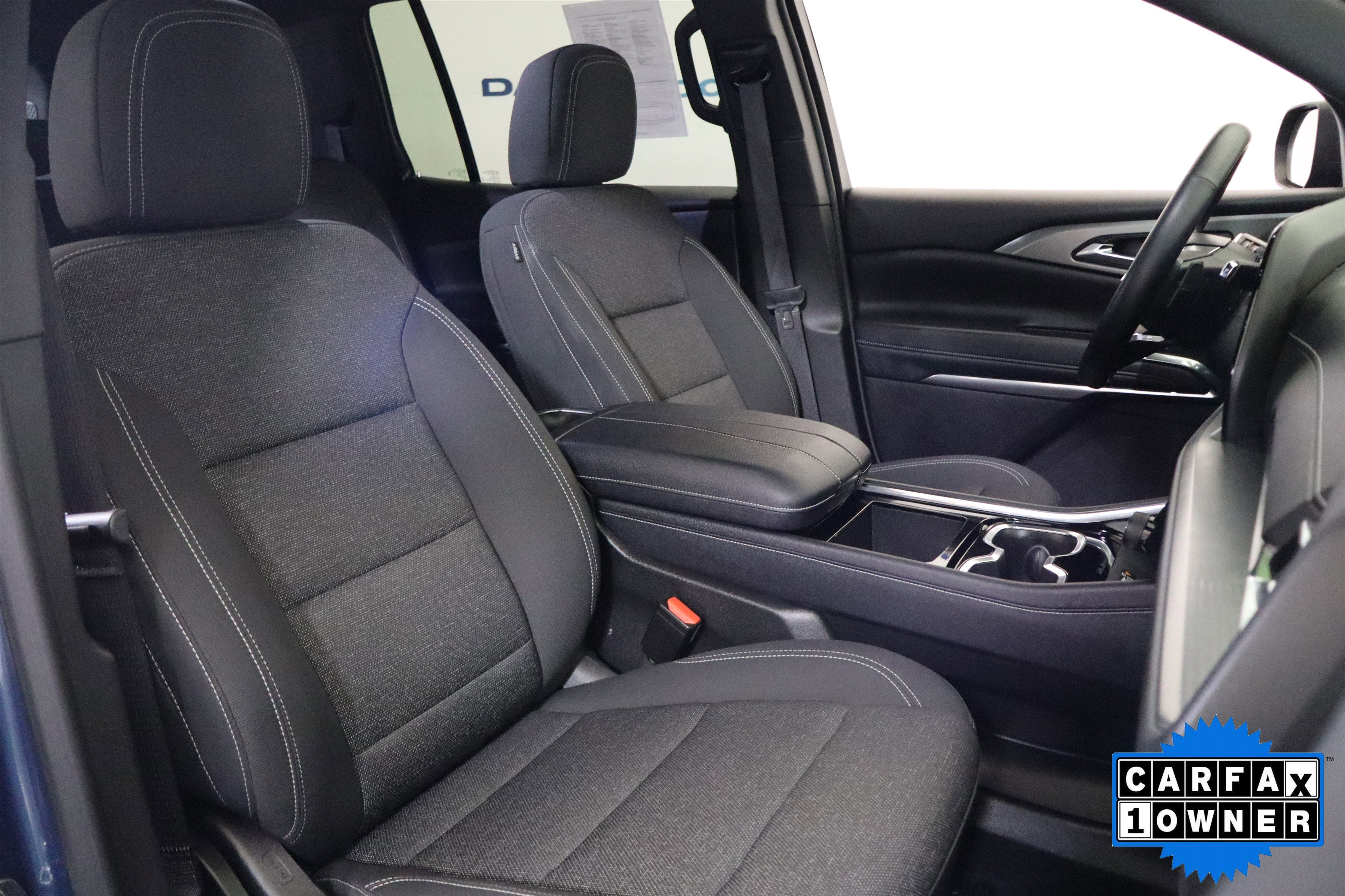 Used 2025 Chevrolet Traverse LT image 18