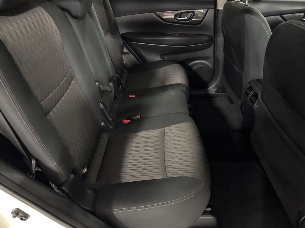 Used 2017 Nissan Rogue SV image 19