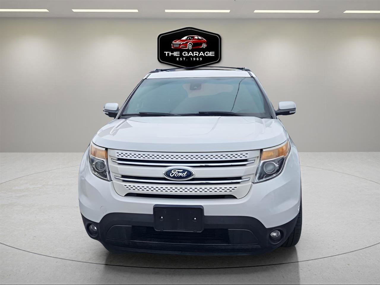 Used 2014 Ford Explorer Limited w/ Equipment Group 302A AWD/4WD image 2