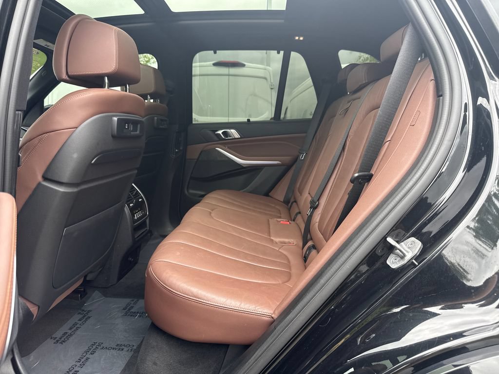 Used 2022 BMW X5 xDrive40i w/ M Sport Package AWD/4WD image 8