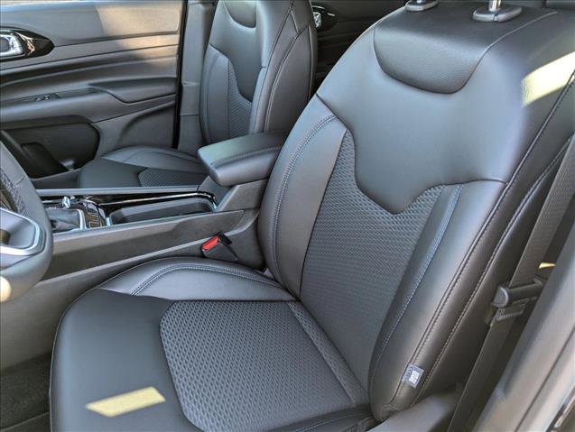 New 2026 Jeep Compass Latitude image 22