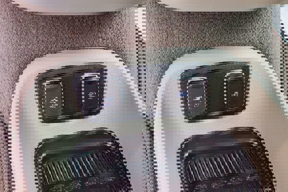 Used 2019 Chrysler Pacifica Touring-L image 31