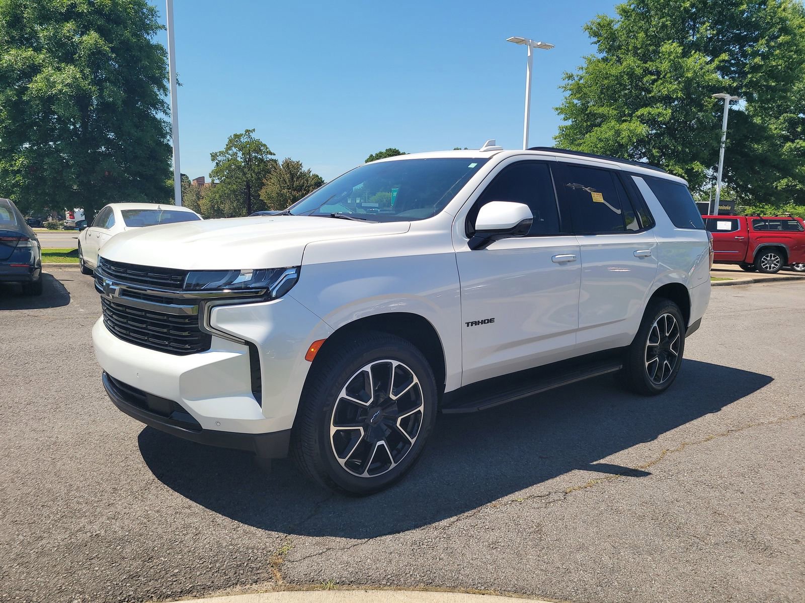 Used 2021 Chevrolet Tahoe RST w/ Luxury Package AWD/4WD image 7