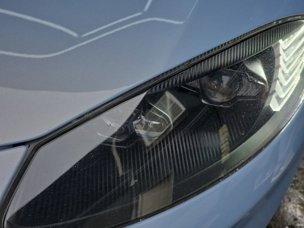 Used 2020 Aston Martin V8 Vantage Coupe image 27