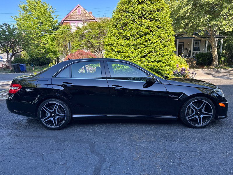 Used 2010 Mercedes-Benz E 63 AMG Sedan image 6
