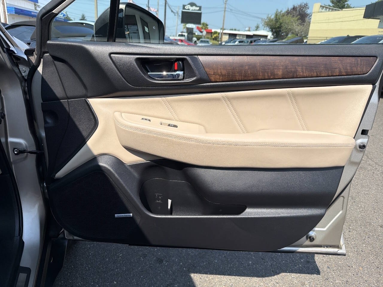Used 2018 Subaru Outback 2.5i Limited AWD/4WD image 19