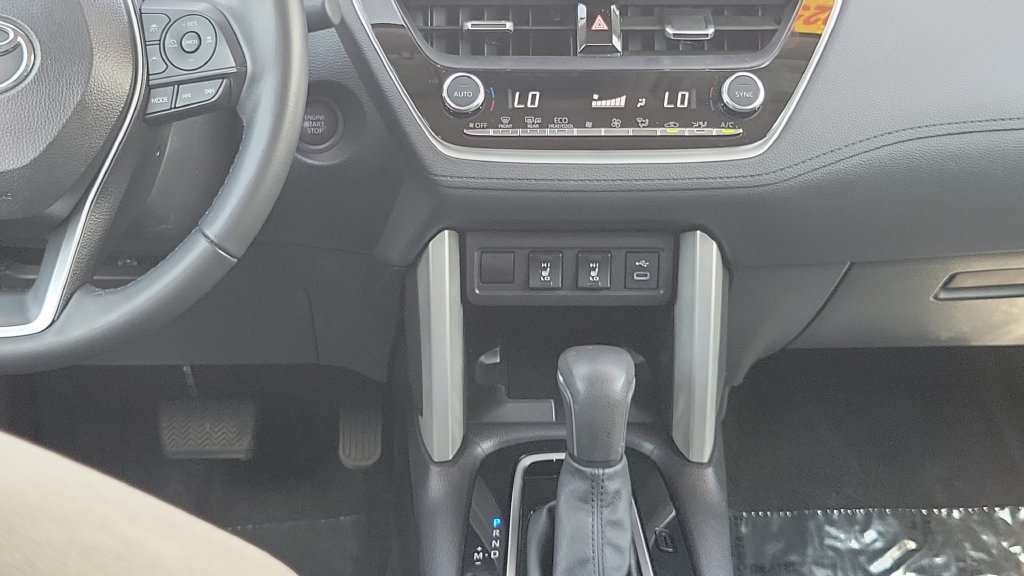Used 2025 Toyota Corolla Cross XLE AWD/4WD image 17