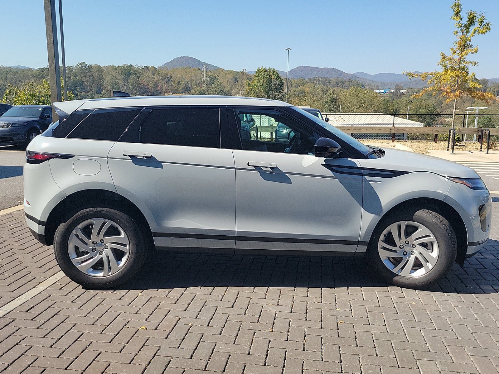 Certified 2025 Land Rover Range Rover Evoque S AWD/4WD image 4