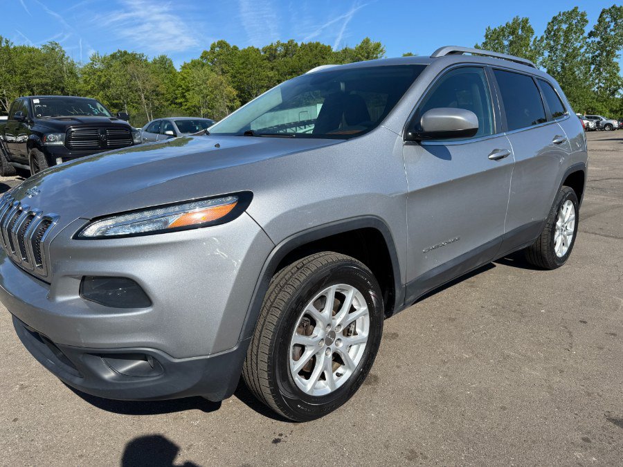 Used 2014 Jeep Cherokee Latitude w/ Cold Weather Group AWD/4WD image 9