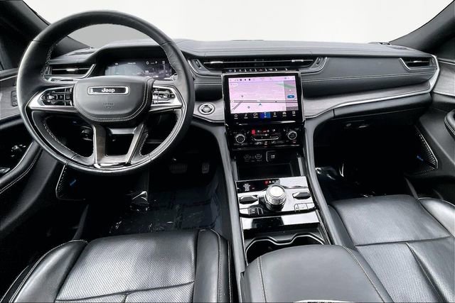 Used 2023 Jeep Grand Cherokee Overland w/ Advanced Protech Group III image 7