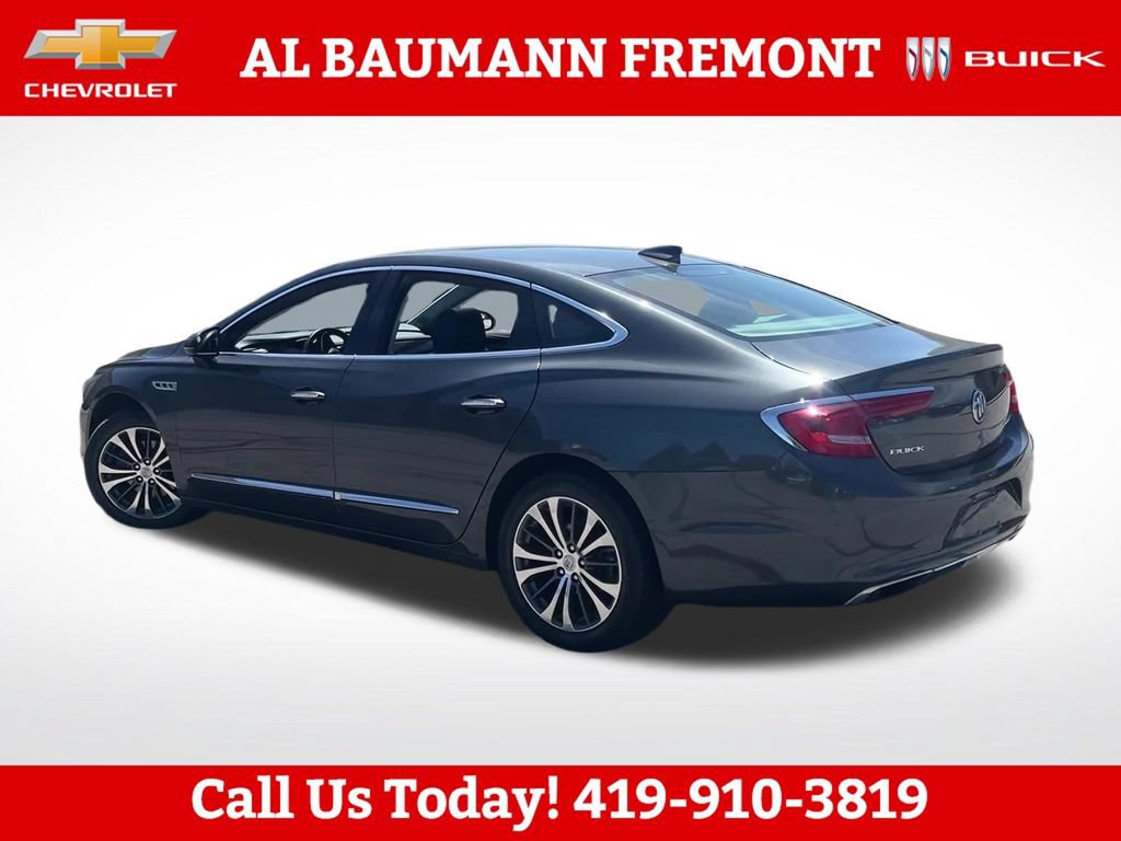 Used 2017 Buick LaCrosse Essence w/ Sun and Shade Package FWD image 4