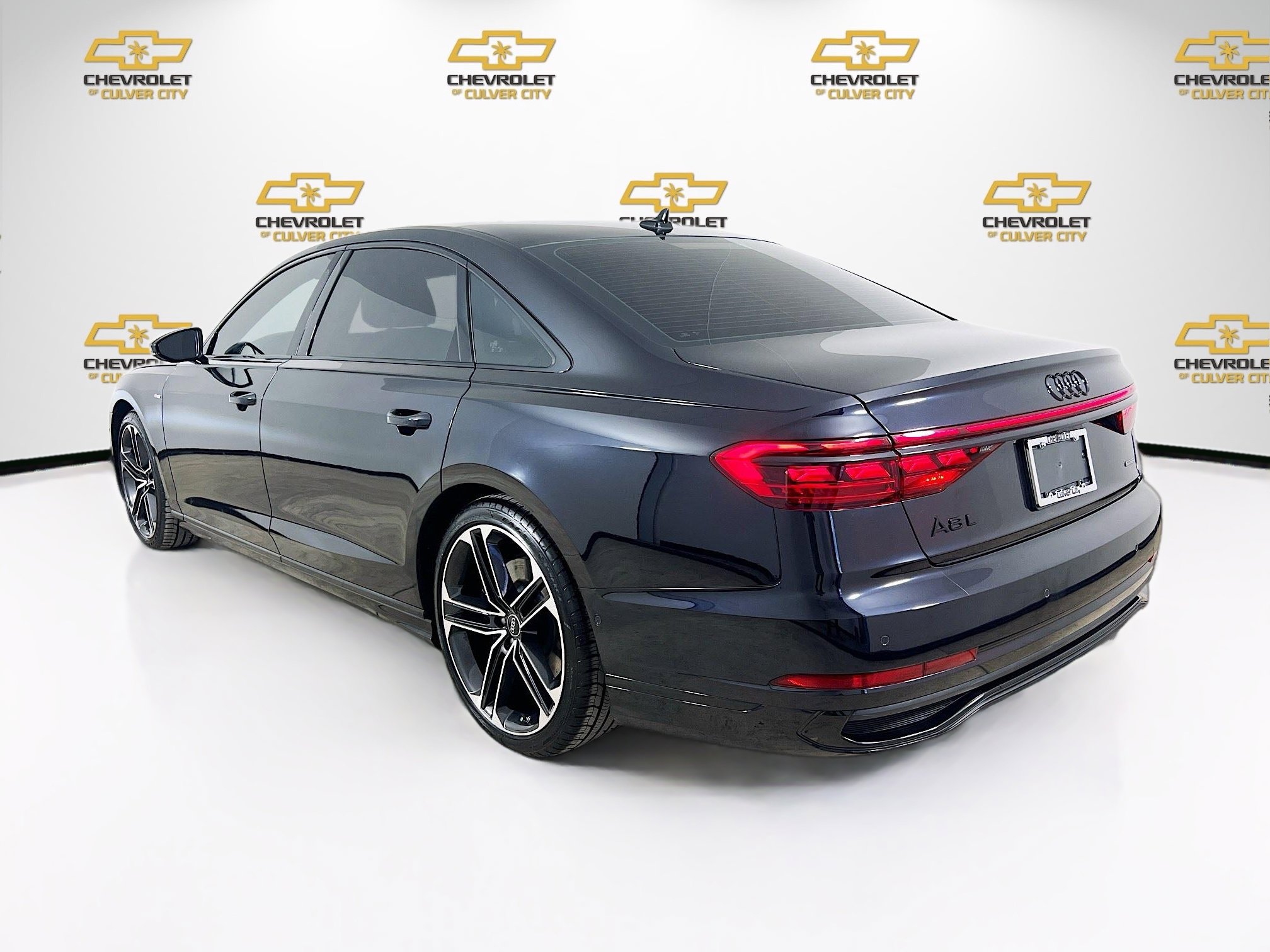 Used 2025 Audi A8 L 3.0T w/ Executive Package image 5