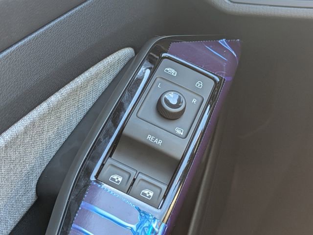 New 2025 Volkswagen ID.4 Pro image 24