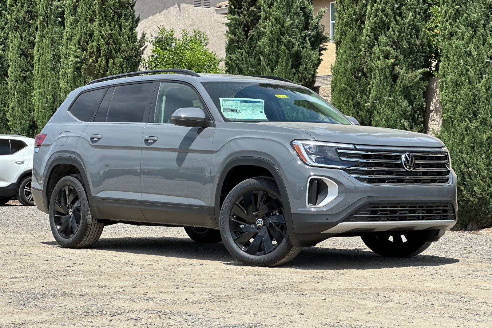 New 2026 Volkswagen Atlas SE FWD image 2