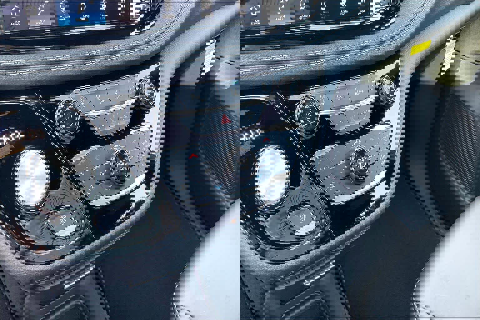 New 2026 Chrysler Pacifica Select image 18