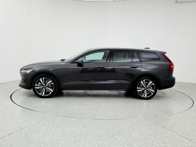 Certified 2025 Volvo V60 B5 Cross Country Plus image 8