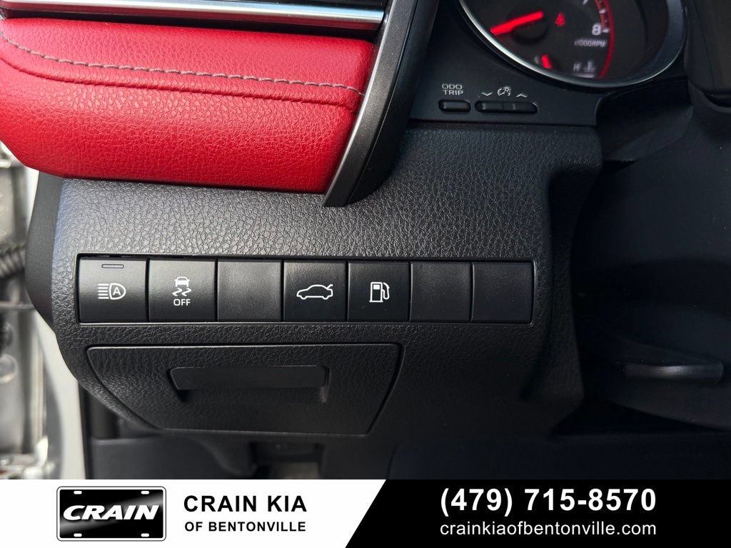 Used 2018 Toyota Camry XSE FWD image 12