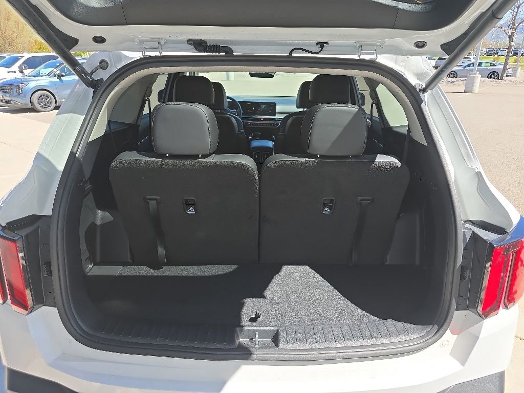 Used 2025 Kia Sorento SX AWD/4WD image 13