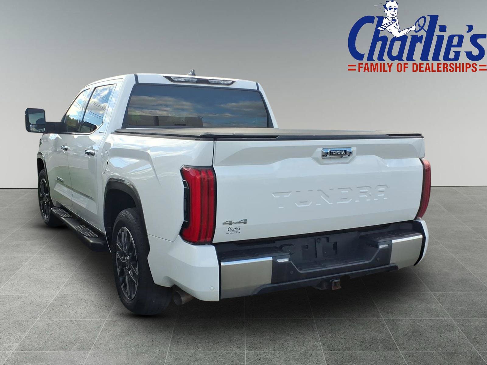 Used 2023 Toyota Tundra Limited w/ Power Package AWD/4WD image 5