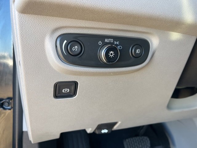 Used 2024 GMC Terrain SLT image 25