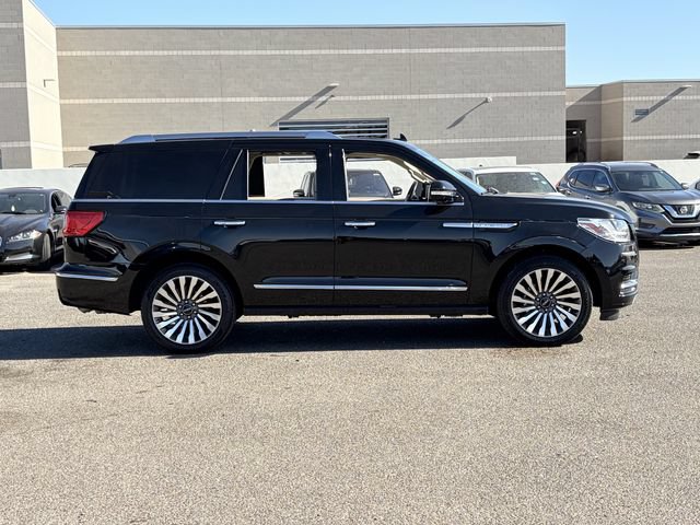 Used 2018 Lincoln Navigator Reserve w/ Technology Package AWD/4WD image 25
