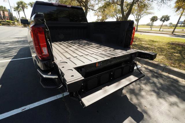 Used 2025 GMC Sierra 1500 SLT w/ SLT Premium Plus Package image 36