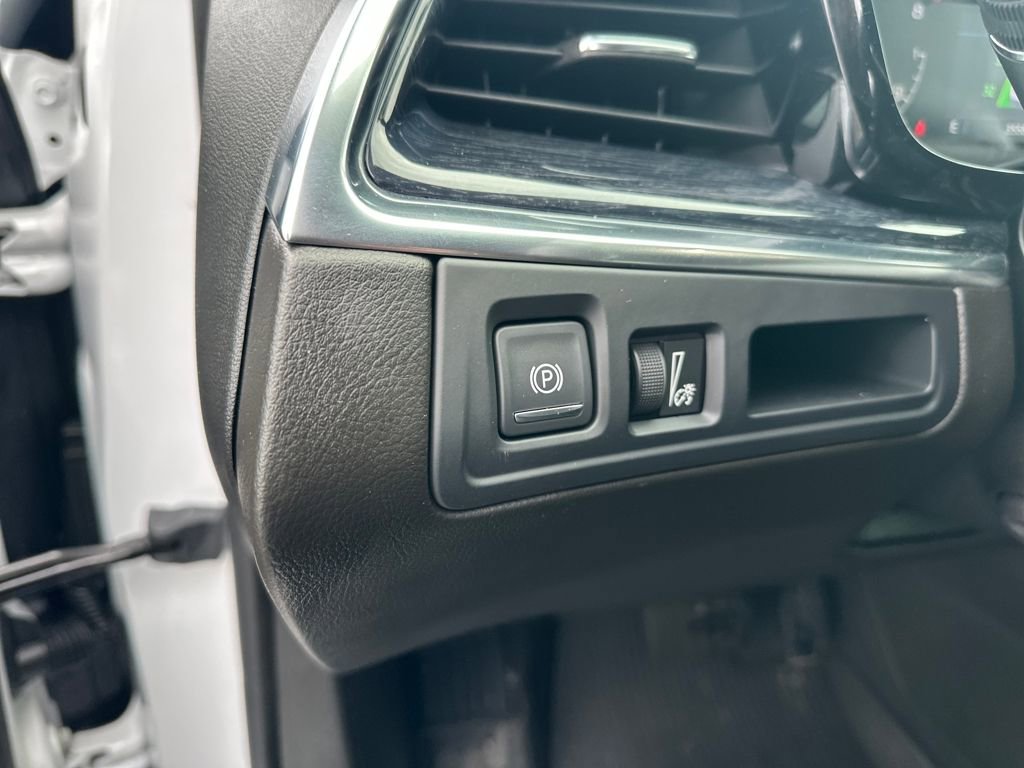 Certified 2023 Cadillac XT5 Premium Luxury w/ LPO, Floor Liner Package image 18