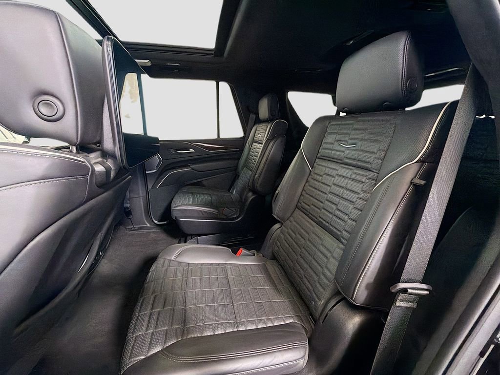 Used 2024 Cadillac Escalade Sport Platinum w/ LPO, ONYX Package image 25