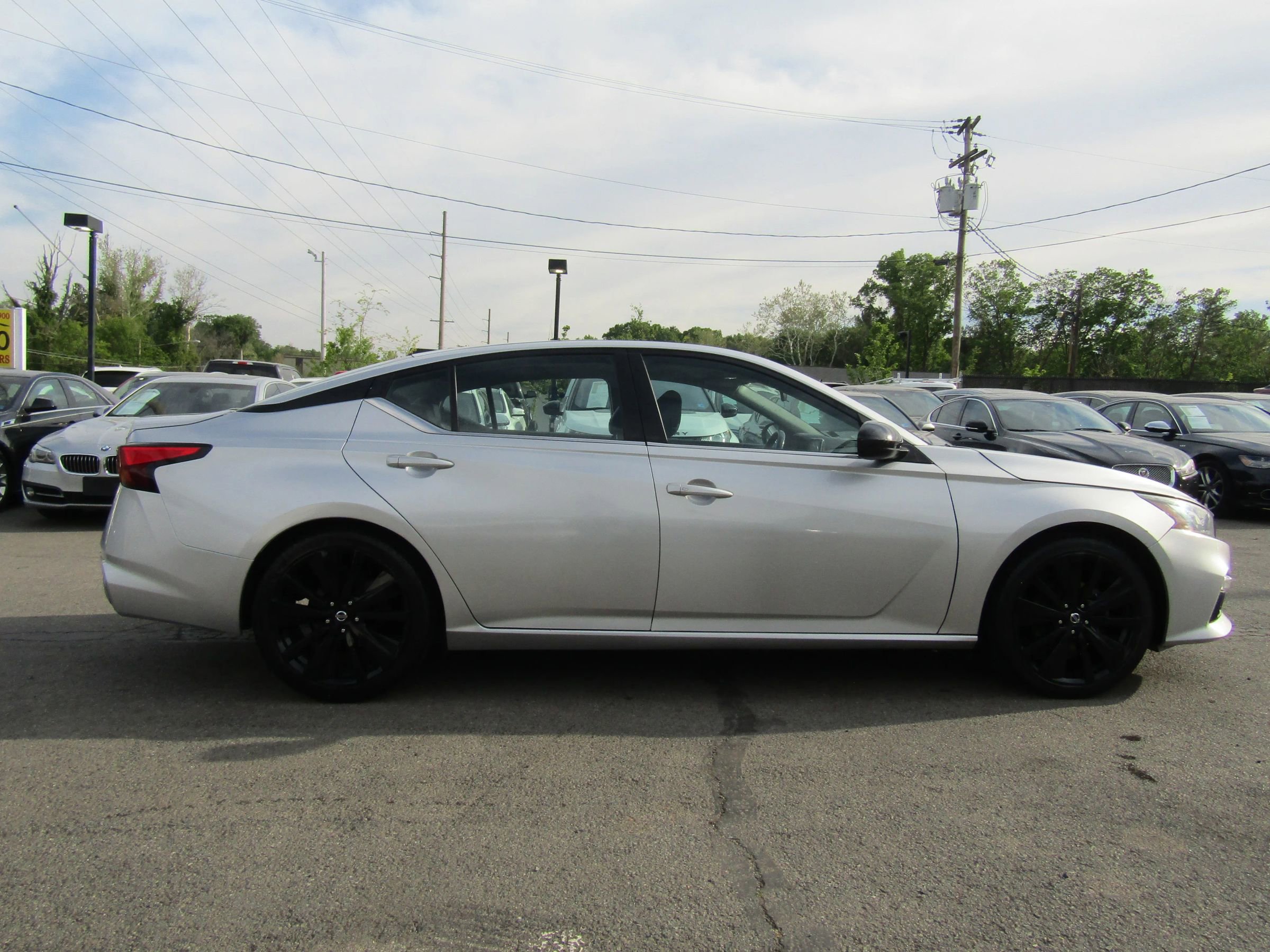 Used 2019 Nissan Altima 2.5 SR FWD image 8