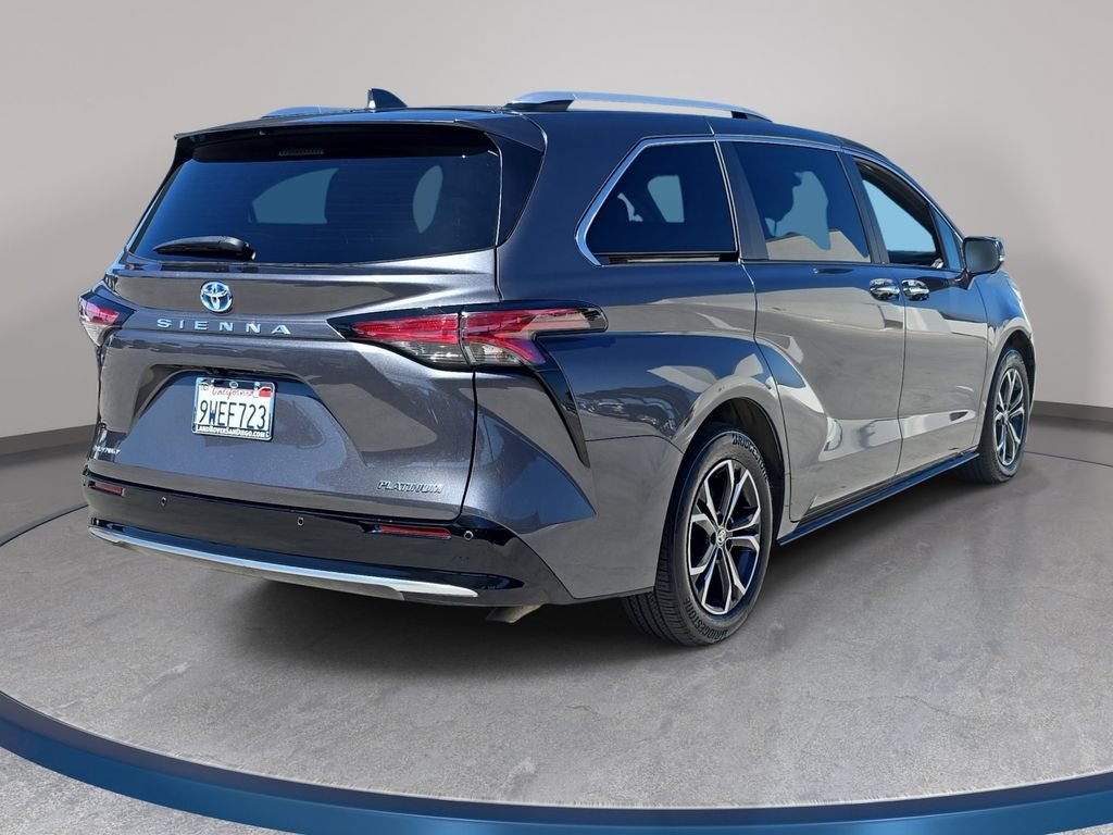 Used 2025 Toyota Sienna Platinum AWD/4WD image 6