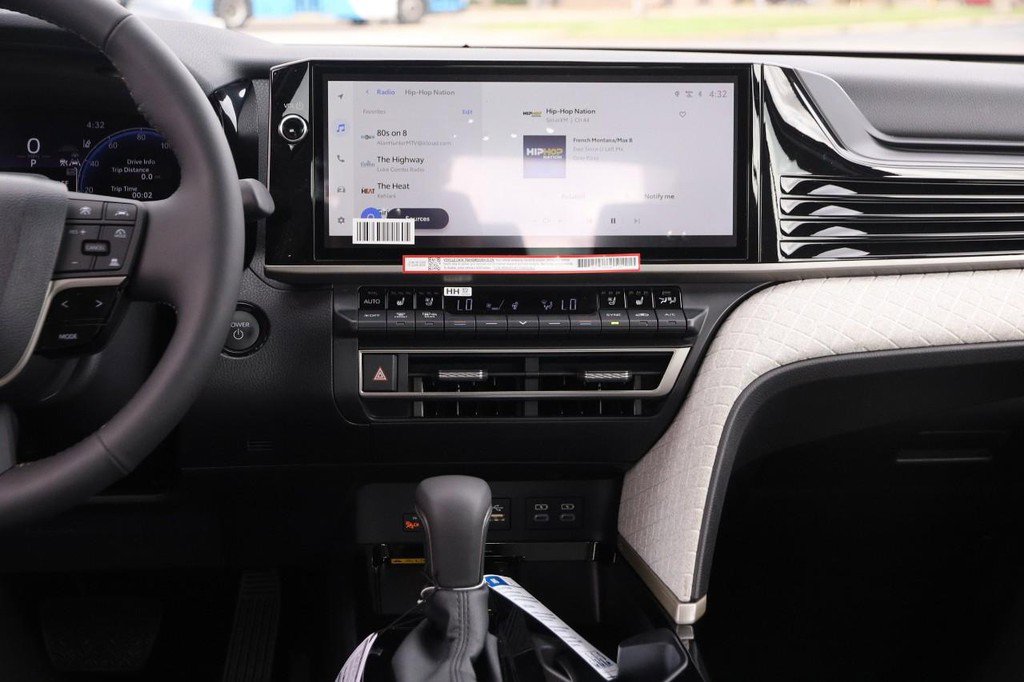 Used 2026 Toyota Camry XLE w/ Premium Plus Package image 24