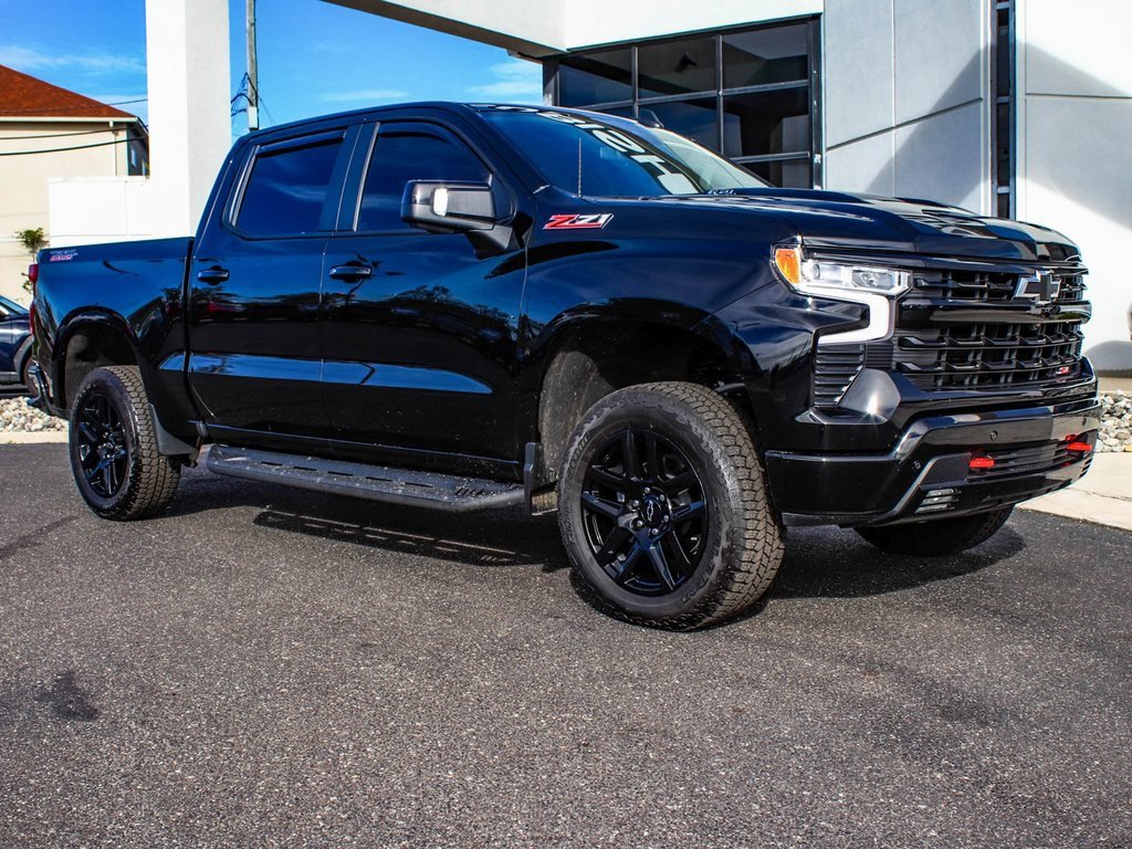 Used 2025 Chevrolet Silverado 1500 LT Trail Boss w/ LT Trail Boss Premium Package image 3