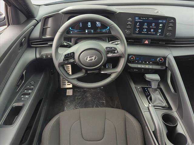 New 2025 Hyundai Elantra Sport image 14