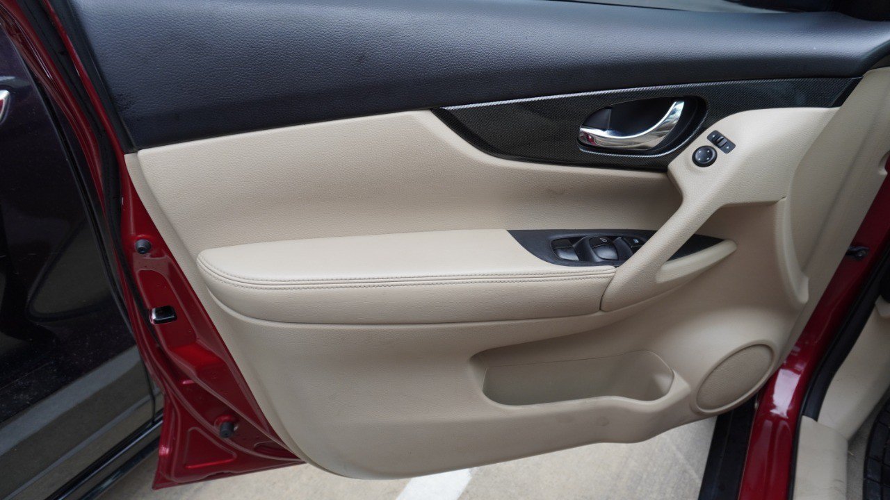 Used 2015 Nissan Rogue SL w/ SL Premium Package FWD image 13