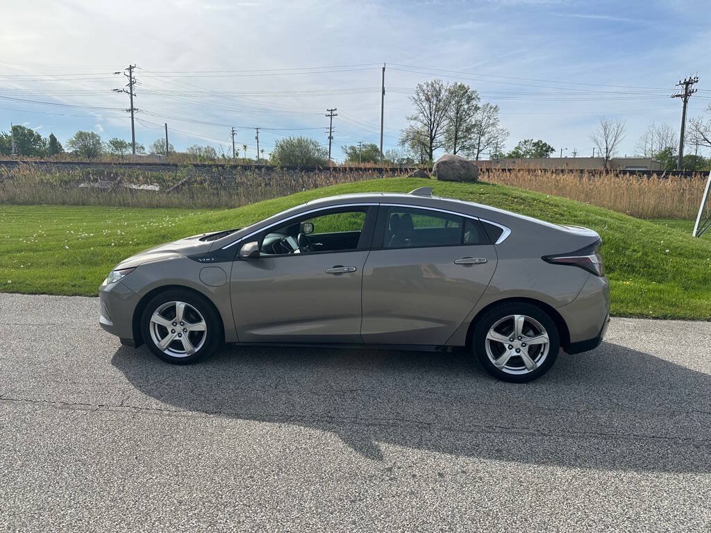 Used 2017 Chevrolet Volt LT w/ Comfort Package FWD image 6