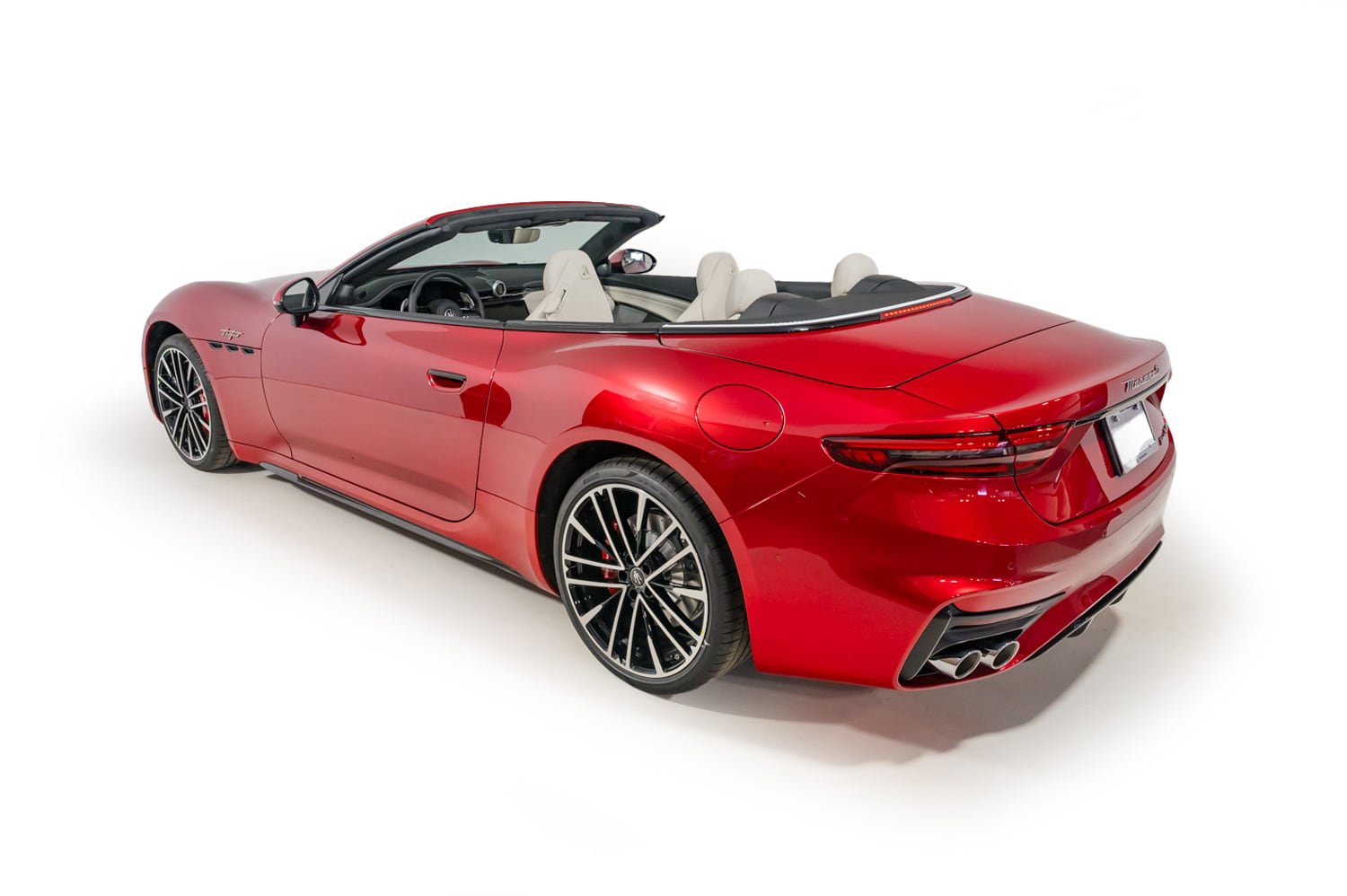 Used 2024 Maserati GranCabrio Trofeo image 15